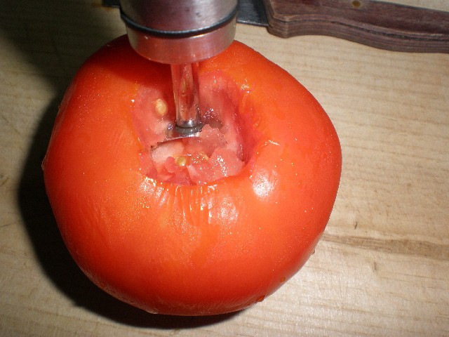 Sacar interior del tomate