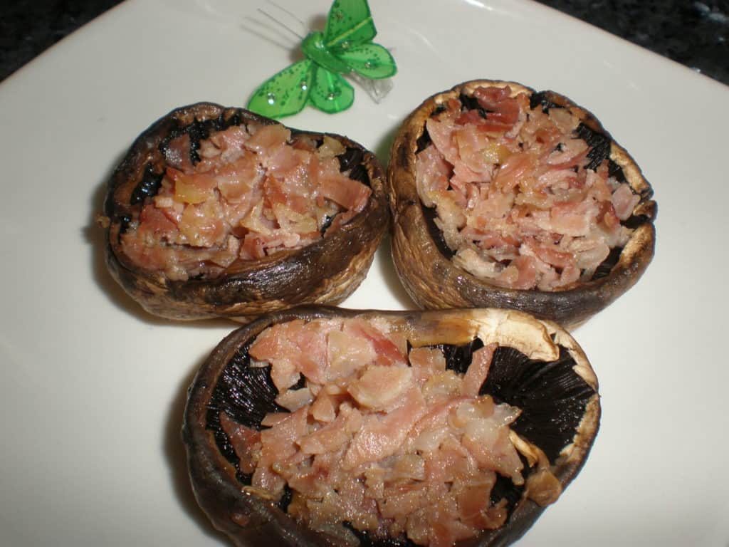 Champiñones rellenos de jamón ibérico