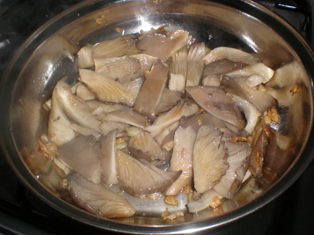 Setas con llovizna de ajos fritos 1