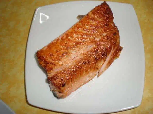 Salmón frito con ajos olympus-digital-camera-2078