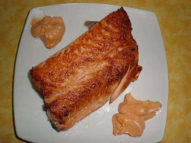 Salmón frito con ajos olympus-digital-camera-2084