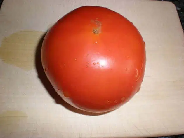 Tomate entero olympus-digital-camera-5299