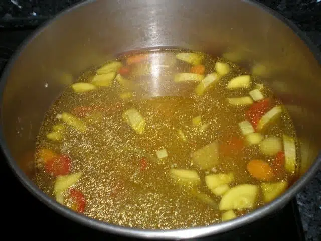 Caldo de pollo con vegetales olympus-digital-camera-7582
