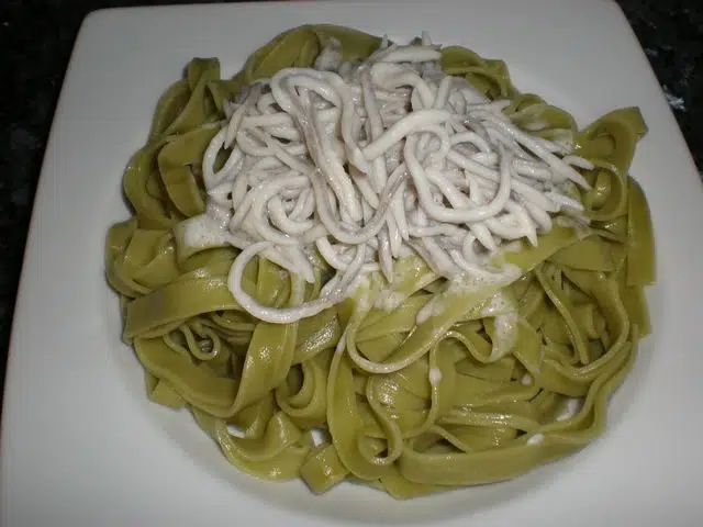 Pasta nidos con sabor profundo a mar olympus-digital-camera-7740