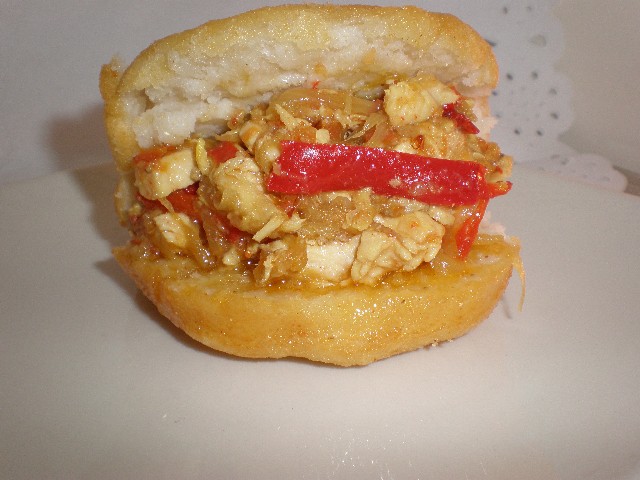 Arepas rellenas de Mechado de pechuga de pollo