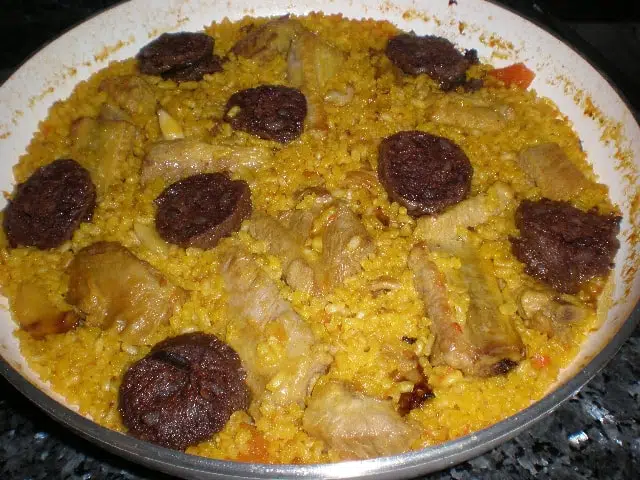 Arroz integral con costillas y morcilla dulce Arroz integral con costillas y morcilla dulce 2