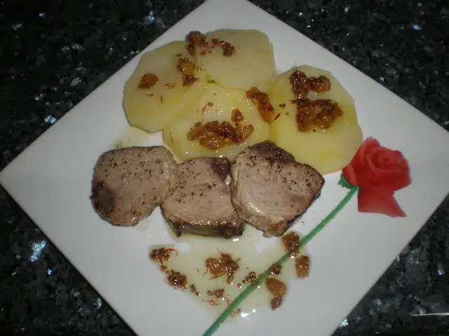 Lomos de atún con Aliño de mostaza azafranado Lomos de atún con Aliño de mostaza azafranado