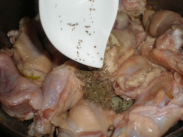 Jamoncitos de pollo con albahaca deshidratada