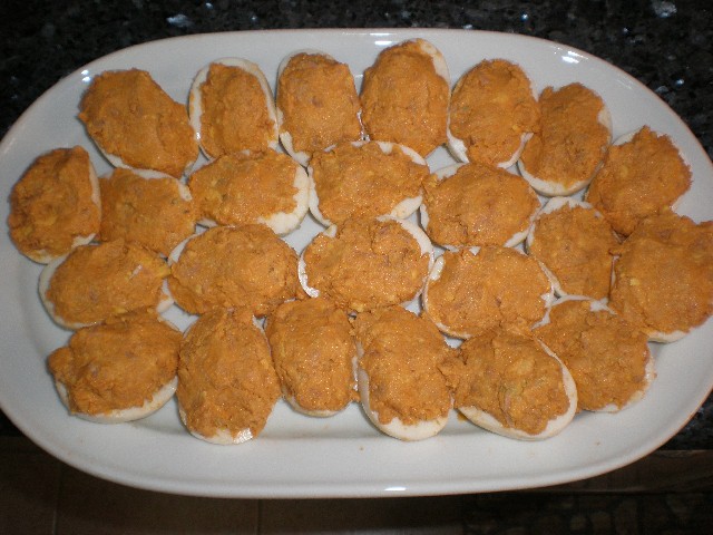 Huevos rellenos