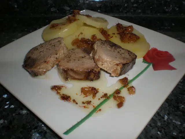 Lomos de atún con Aliño de mostaza azafranado Lomos de atún con Aliño de mostaza azafranado