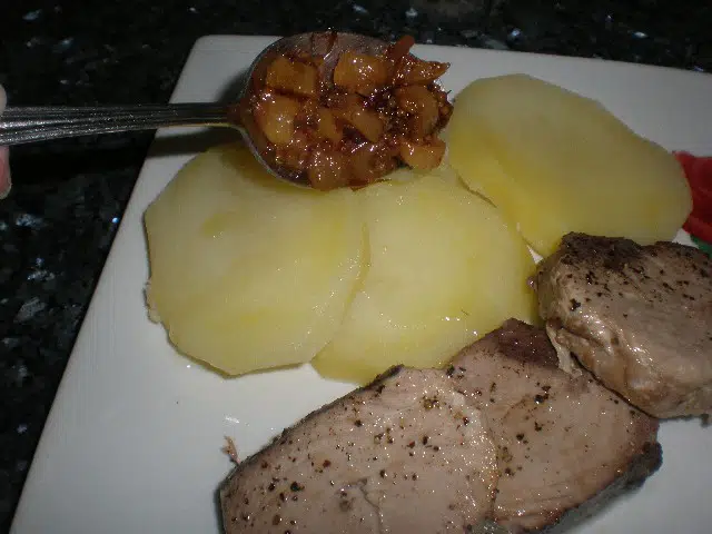 Lomos de atún con Aliño de mostaza azafranado Lomos de atún con Aliño de mostaza azafranado