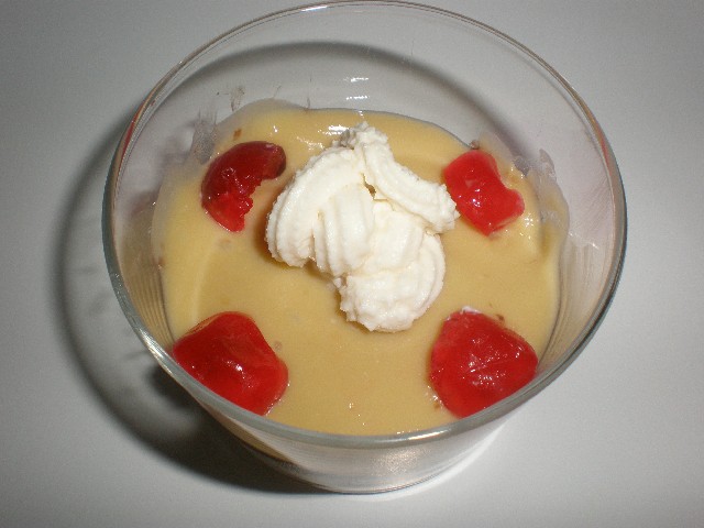 Capricho con nata y fruta roja 