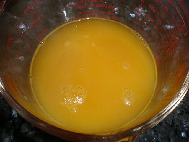 Enfriar gelatina de zumo de mandarina 