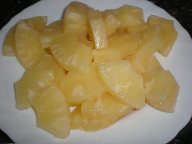 Piña tropical troceada