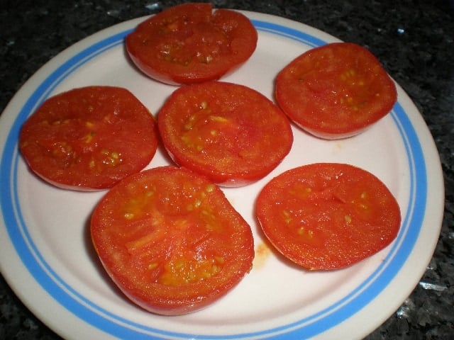 Medios tomates fritos