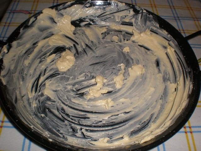 Molde con mantequilla 
