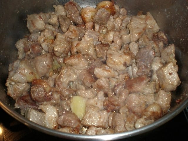 Cerdo frito con un toque de canela