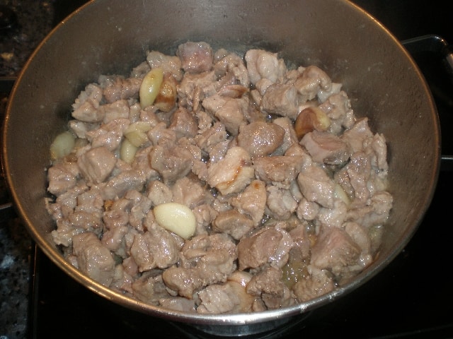 Cerdo frito con un toque de canela