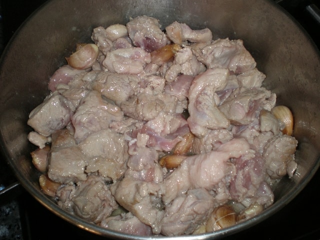 Cerdo frito con un toque de canela