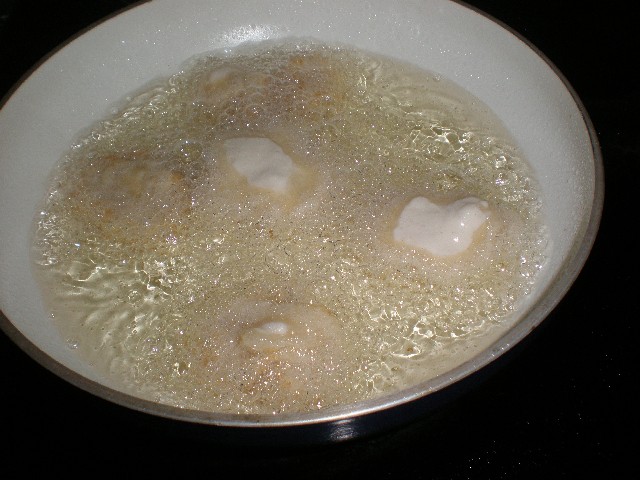 Freír las torrijitas 