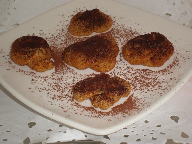 Torrijitas con polvo de cacao 