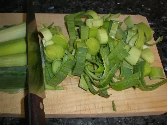 Partir el verde de puerro