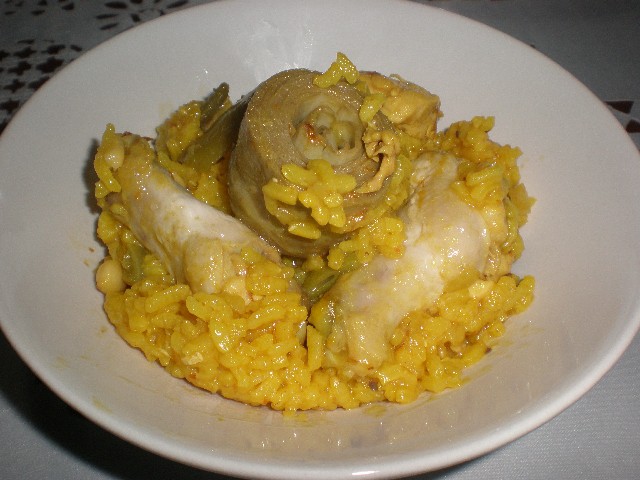 Arroz con pollo y alcachofas 