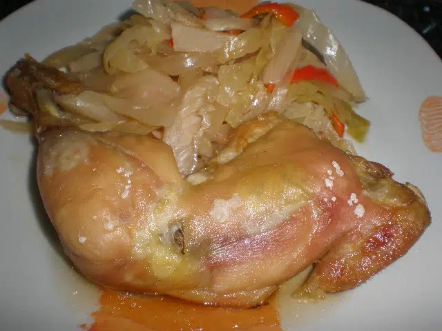 Asado de muslos de pollo y verdura Asado de muslos de pollo y verdura