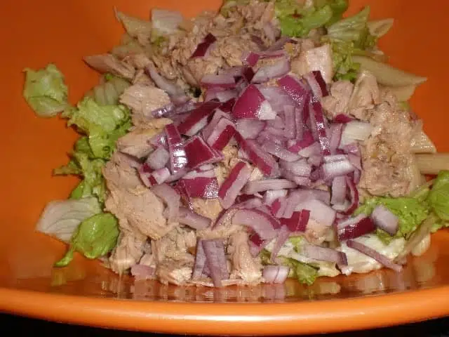 Echar cebolla