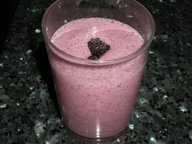 Batido de frutillas del bosque