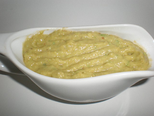 Aguacates con Salsa Embrujo