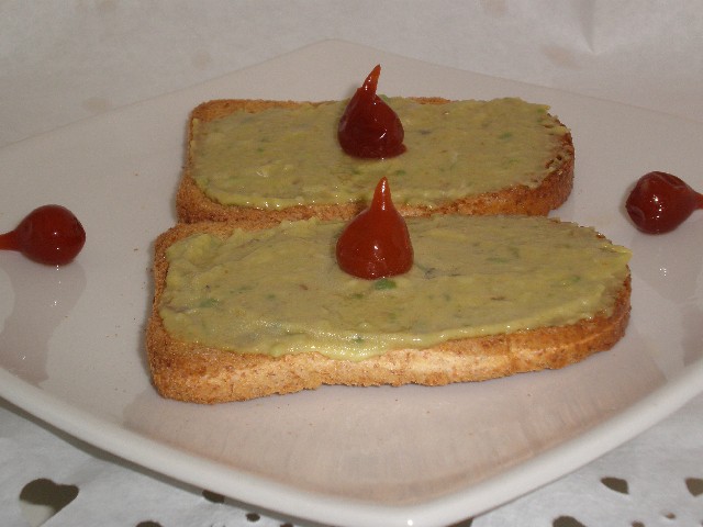 Aguacates con Salsa Embrujo 