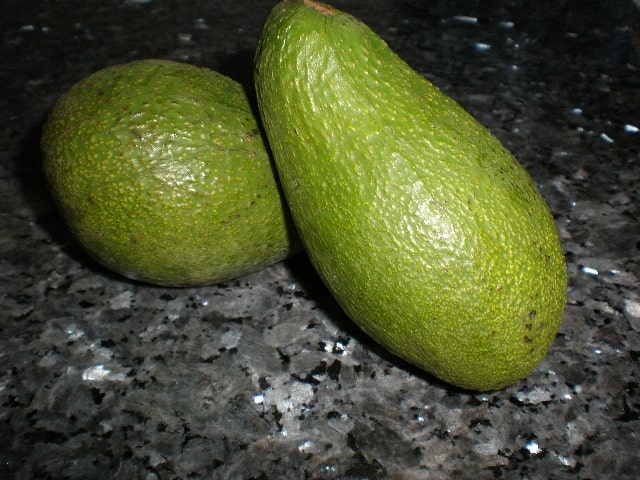 Aguacates enteros