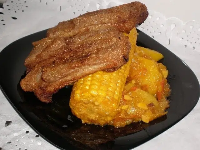 Costillas fritas con Piñas estofadas Costillas fritas con Piñas estofadas