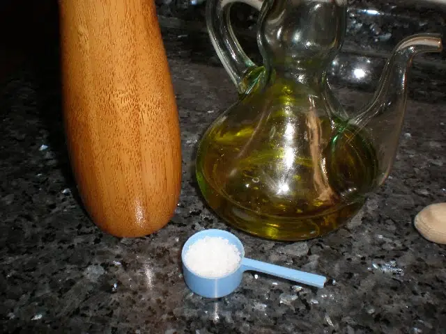 Aceite sal y pimienta