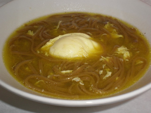 Sopa de fideos soba 
