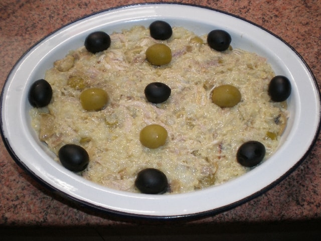 Ensaladilla de pollo y olivas