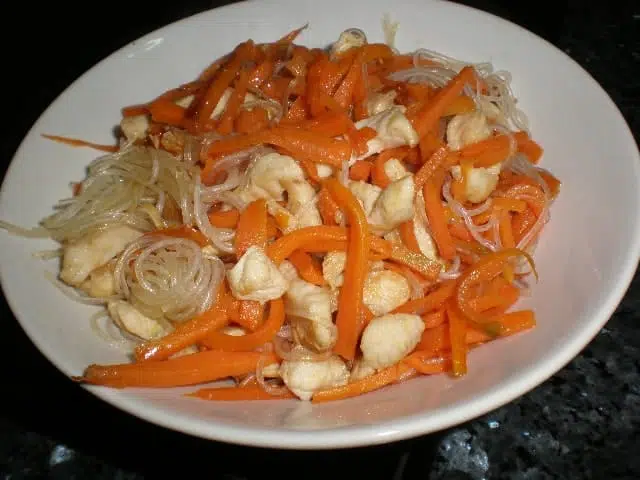 Fideos de cristal con pollo