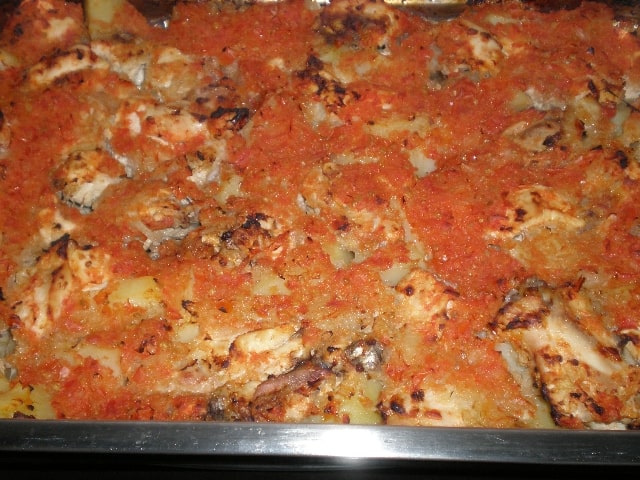 Pollo con tomate al horno 