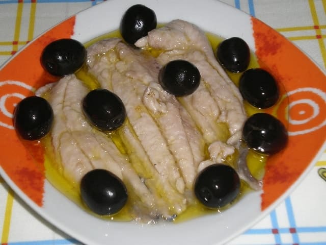 Sardinas al limón con olivas
