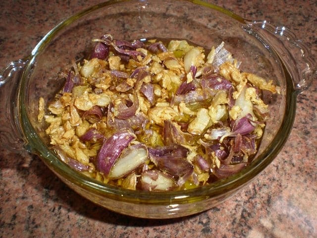 Fritura de ajo morado machacado