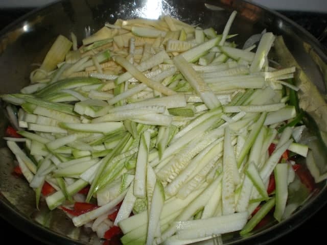 Elaborar dente de verdura al wok