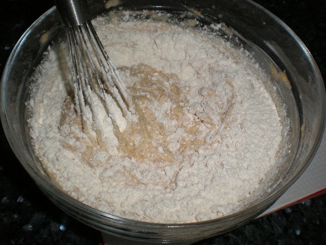 Elaborar masa para queque de naranja