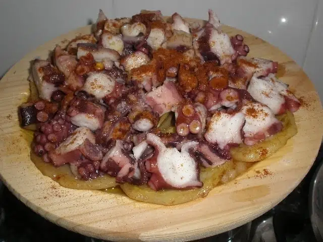 Pulpo con Papas a lo Módena