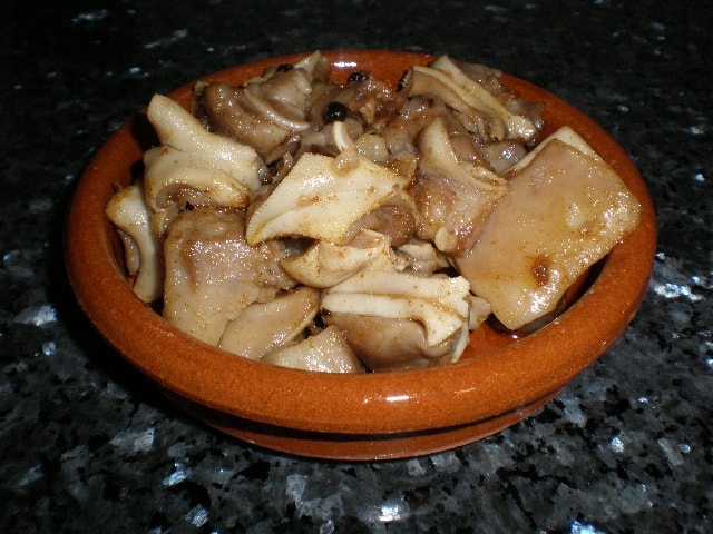 Orejas de cerdo a la cayena 