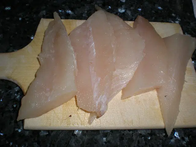 Filetes de gallo frescos y limpios