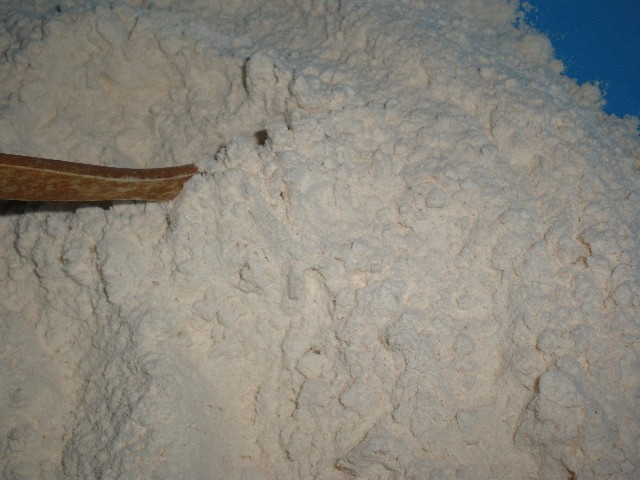 Mezclar harina y sal