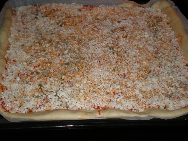Pizza de carne y pimientos