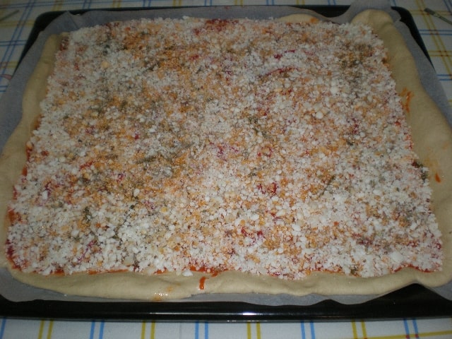 Pizza de carne y pimientos