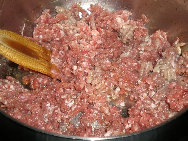 Saltear carne para pizza